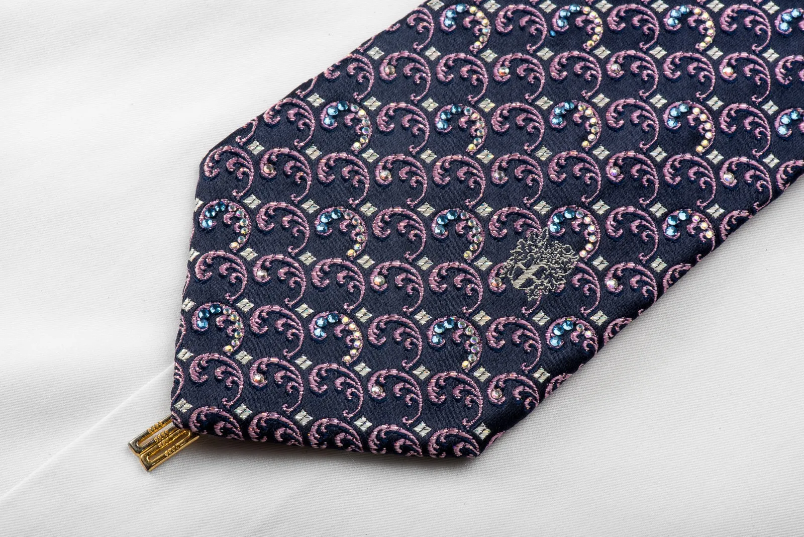 Daks Crystal Necktie Purple Acanthus On Navy Silk With Purple Sparkles